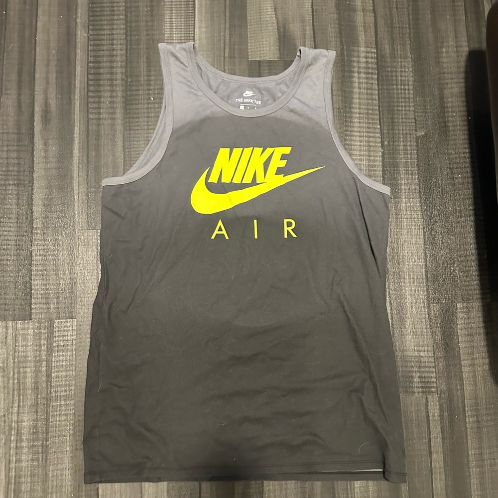 🔥 Men’s athletic cut NIKE tank 🔥